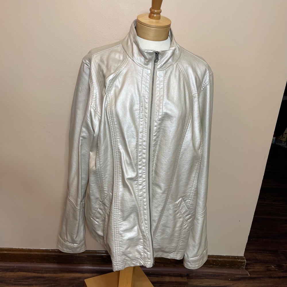 Maurices Silver Metallic Faux Leather Moto Jacket Mock Neck Zip Up Womens Size 2